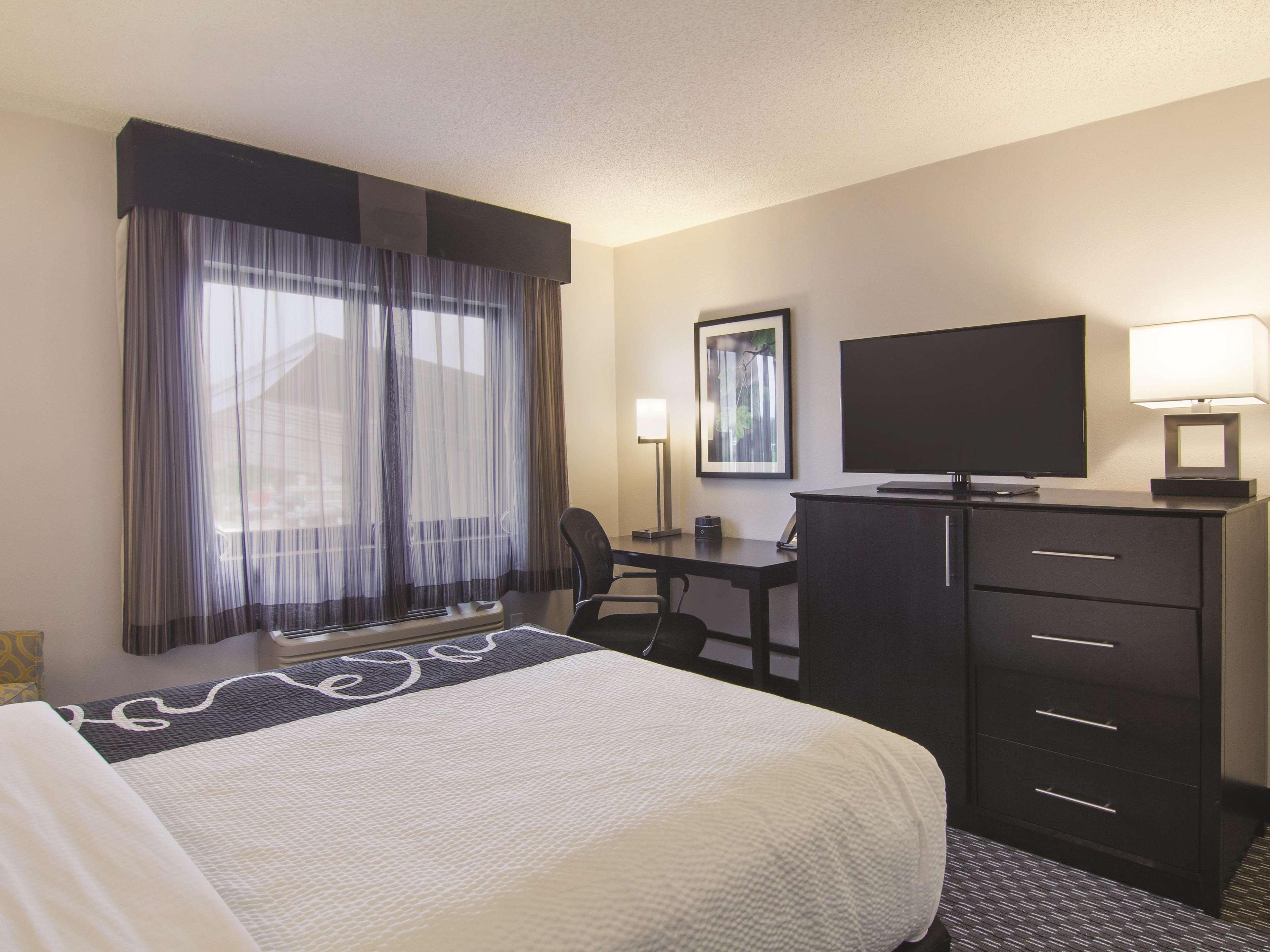 La Quinta By Wyndham Cleveland - Airport North Hotel Ngoại thất bức ảnh