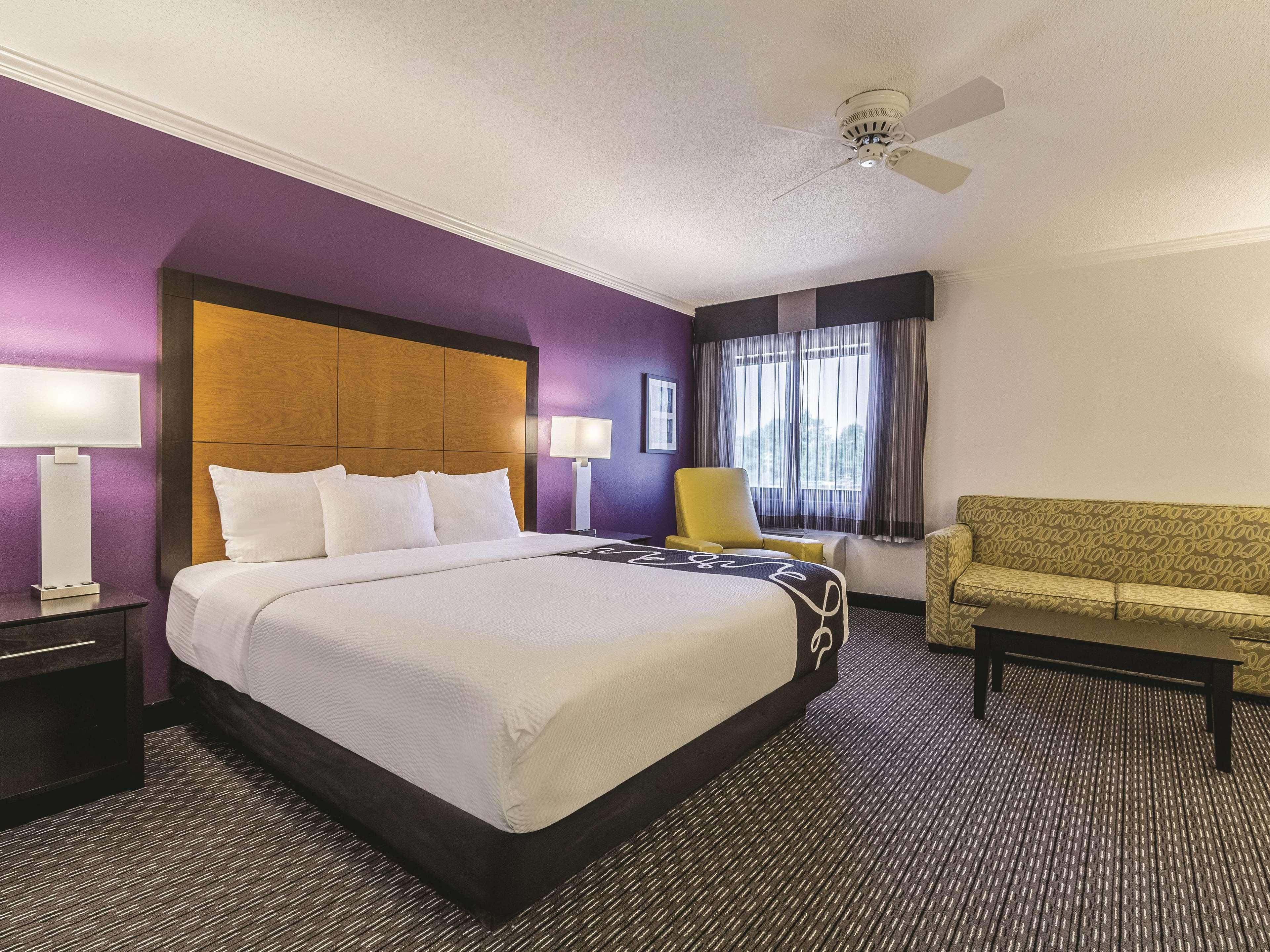 La Quinta By Wyndham Cleveland - Airport North Hotel Ngoại thất bức ảnh