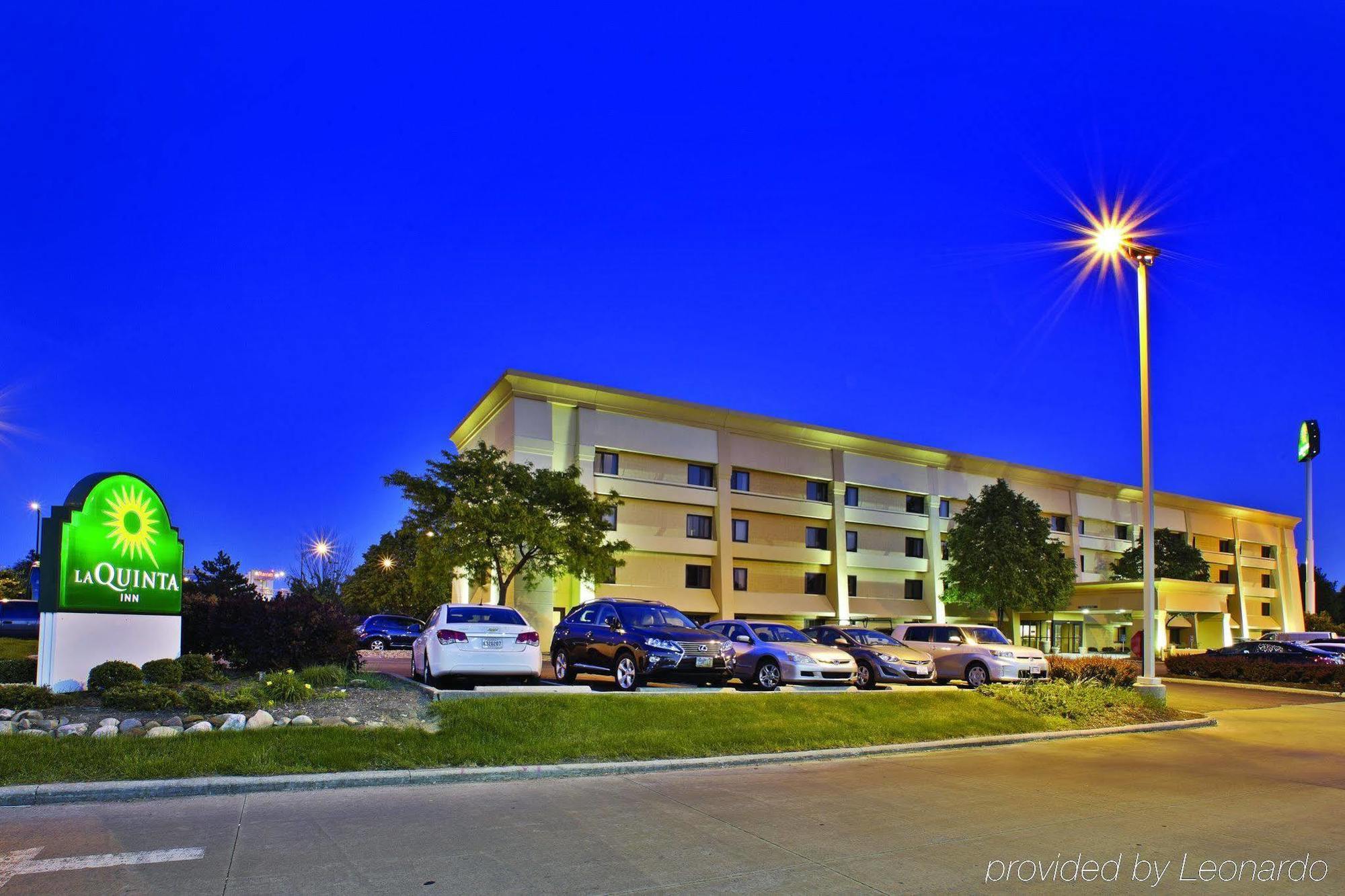 La Quinta By Wyndham Cleveland - Airport North Hotel Ngoại thất bức ảnh