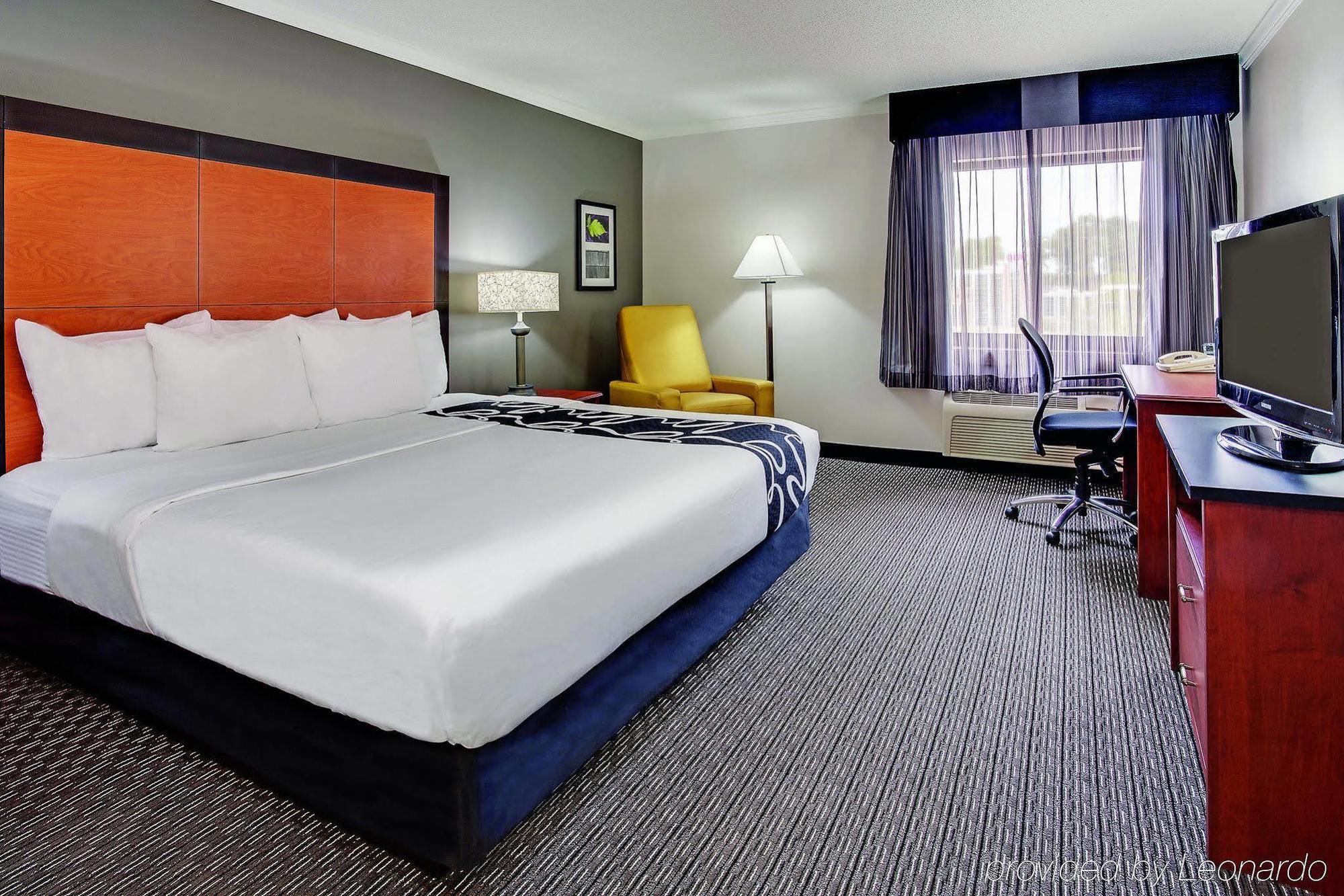 La Quinta By Wyndham Cleveland - Airport North Hotel Ngoại thất bức ảnh