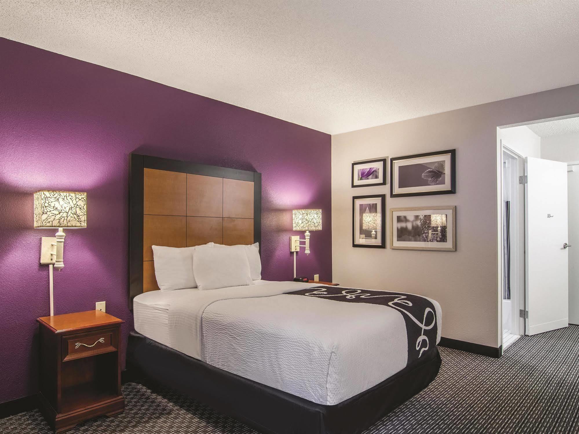 La Quinta By Wyndham Cleveland - Airport North Hotel Ngoại thất bức ảnh