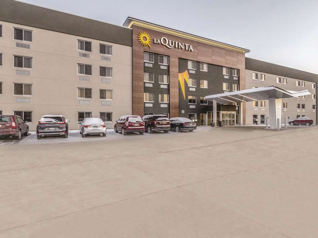 La Quinta By Wyndham Cleveland - Airport North Hotel Ngoại thất bức ảnh