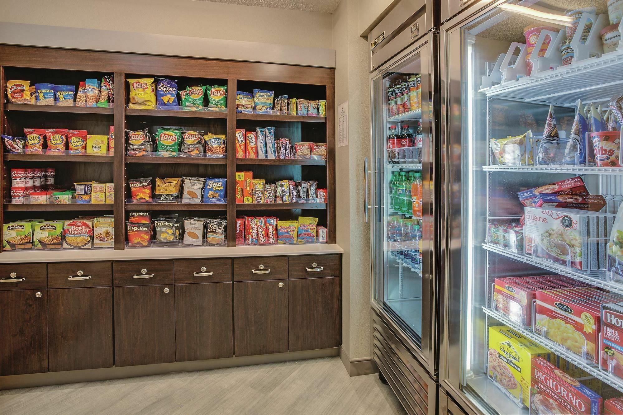 La Quinta By Wyndham Cleveland - Airport North Hotel Ngoại thất bức ảnh