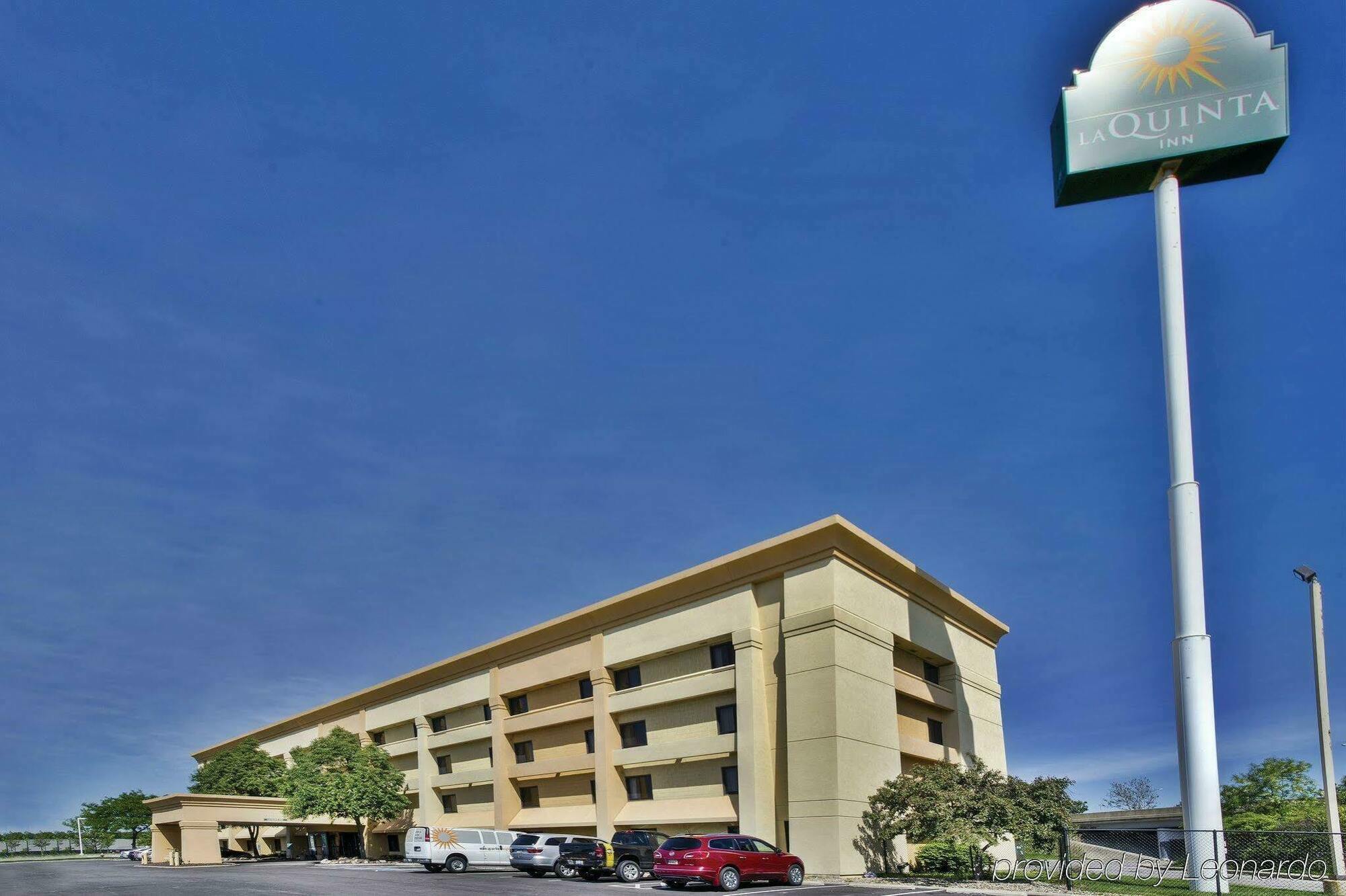 La Quinta By Wyndham Cleveland - Airport North Hotel Ngoại thất bức ảnh