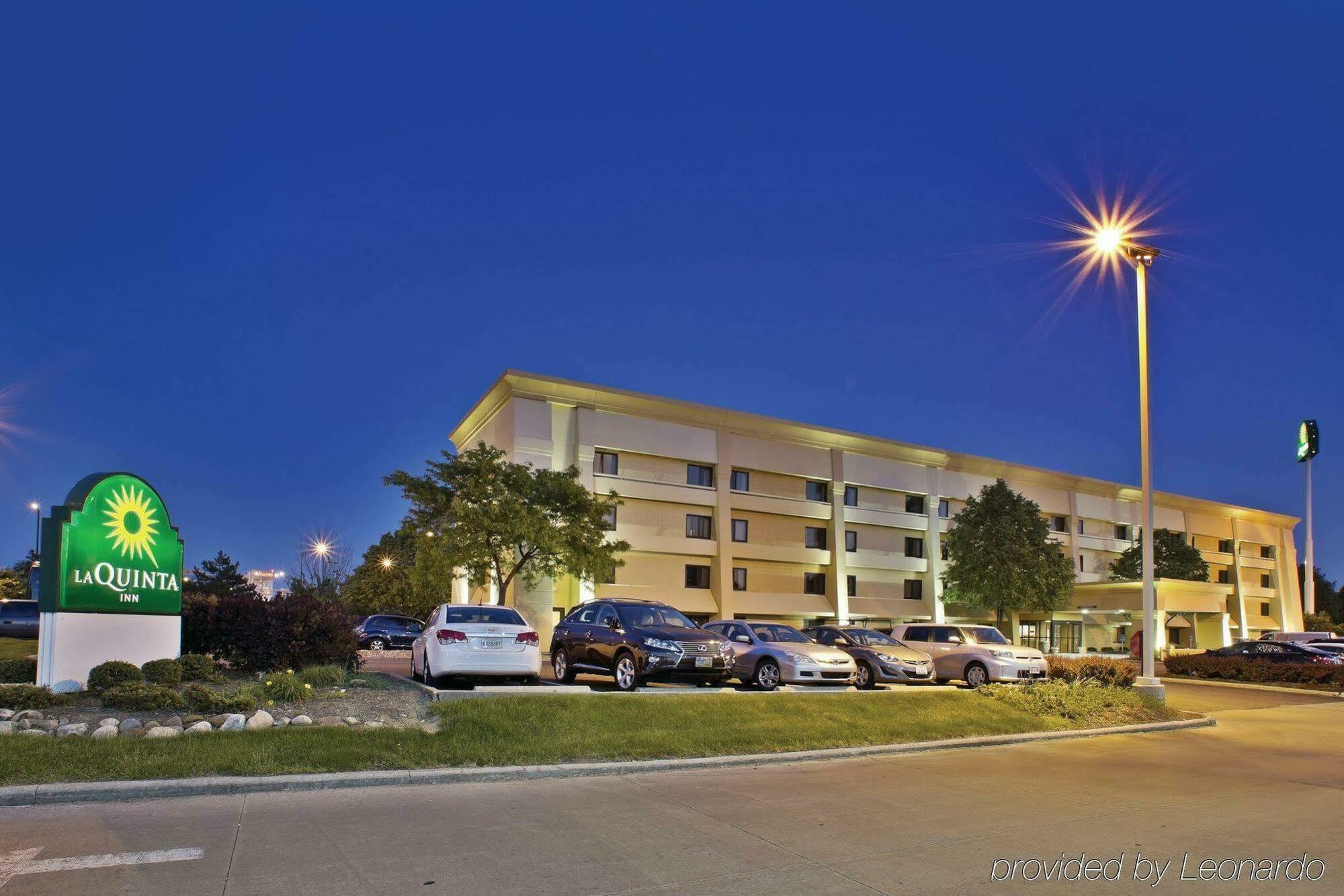 La Quinta By Wyndham Cleveland - Airport North Hotel Ngoại thất bức ảnh