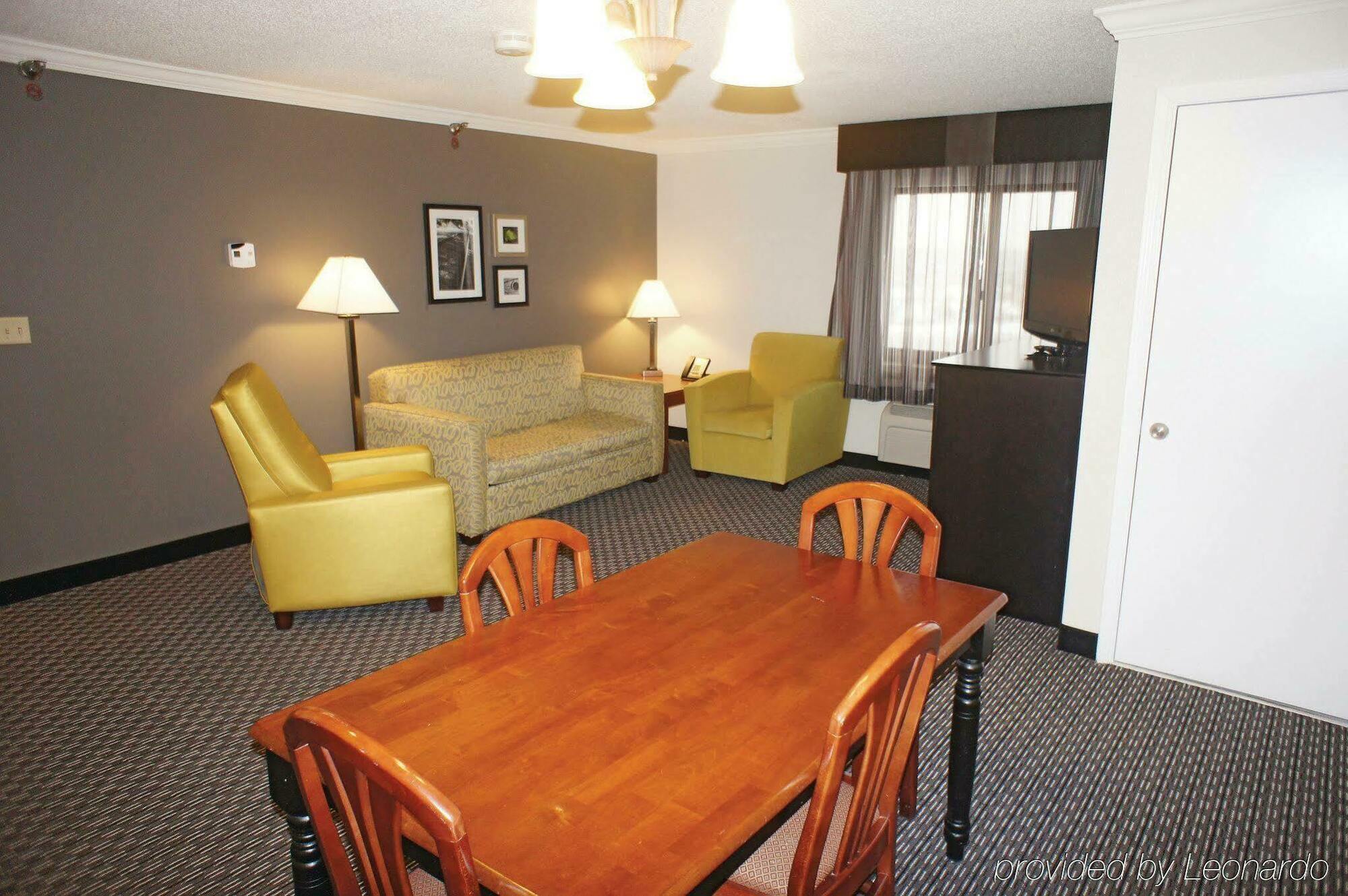 La Quinta By Wyndham Cleveland - Airport North Hotel Ngoại thất bức ảnh